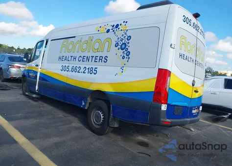 2023 Mercedes-Benz Sprinter 2500 High Roof 4-Cyl Diesel z USA, uszkodzony, nr VIN W1Z4KGHY4PT132189